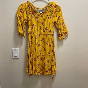 Gold & floral flutter sleeve dress size 8